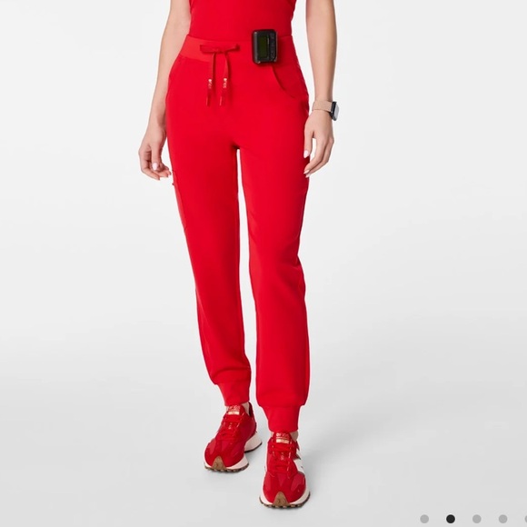 Figs Pants - FIGS x TEAM USA Women's Jogger Scrub Pants (petite)